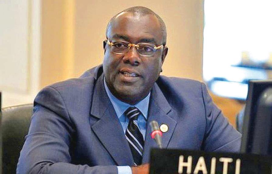 Haití cancela embajador en EE.UU. por vender pasaportes a 10 mil dolares